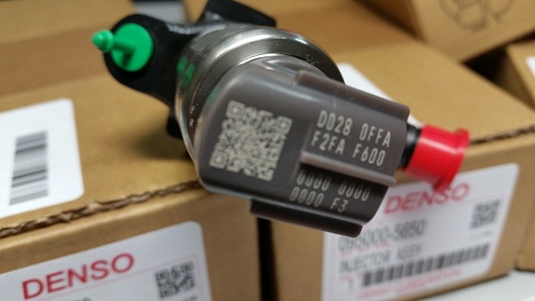 Форсунка Denso 095000-5650 116600-EB300  